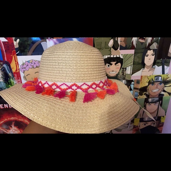 Beach hat - Picture 2 of 2